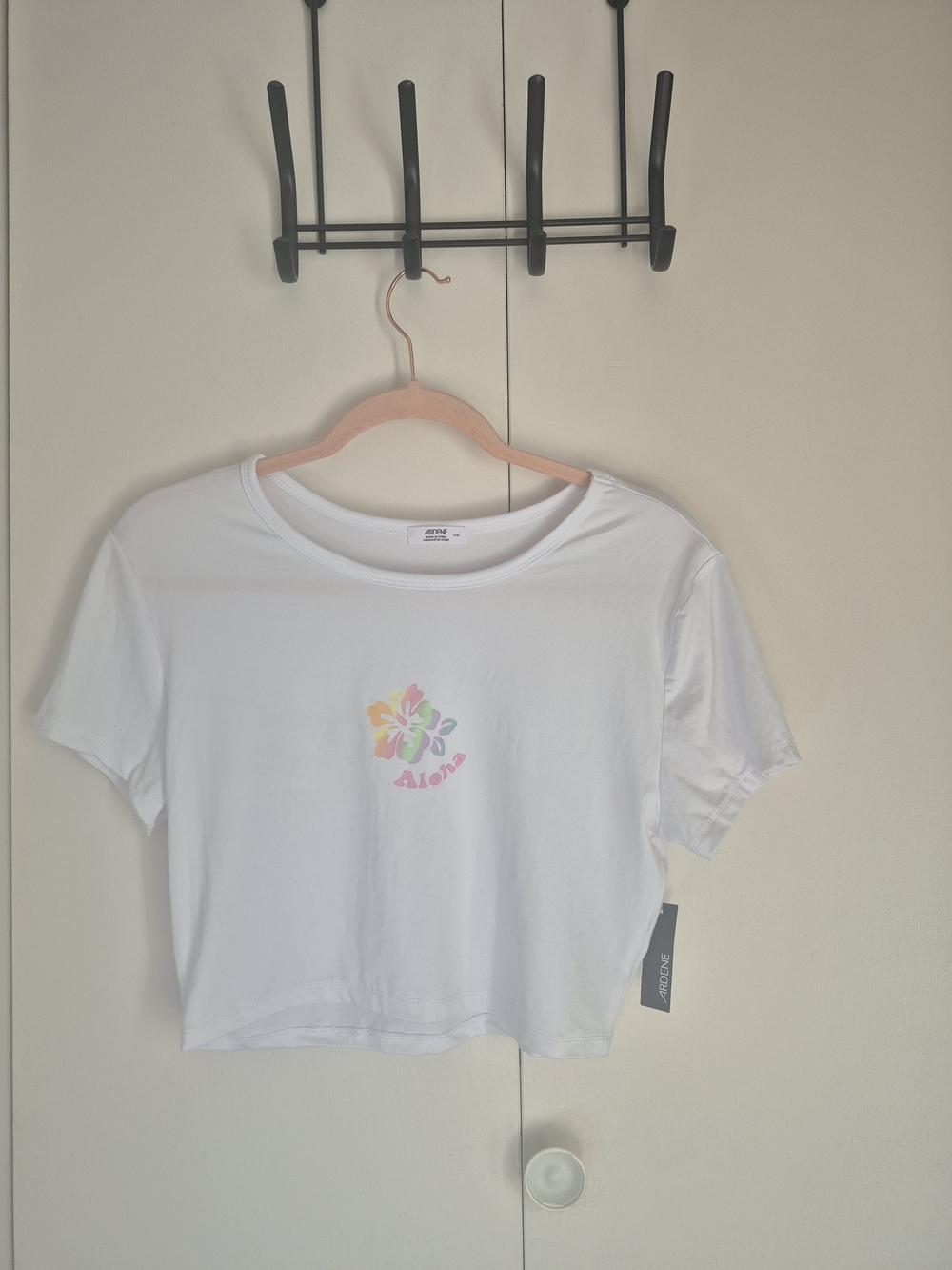 Ardene White Top with Pink Accent Nail